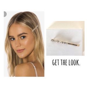 NWT Crystal hair pin - HP